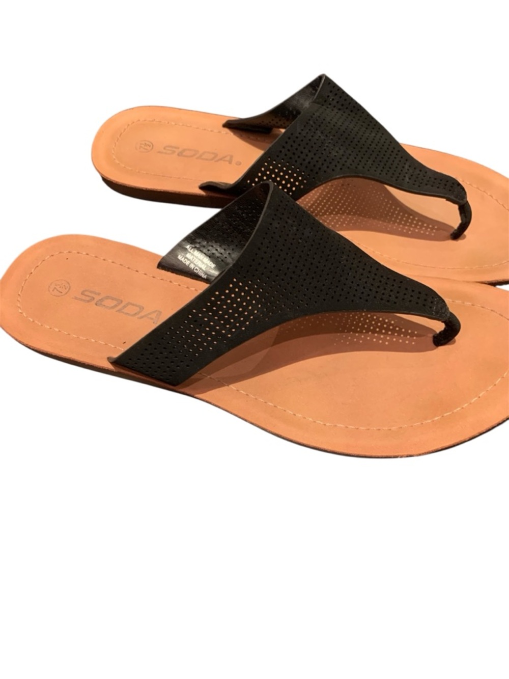 🩷SODA FLAT THONG SANDALS🩷NWOT